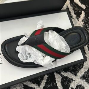 Gucci Black and Green Flip-Flops